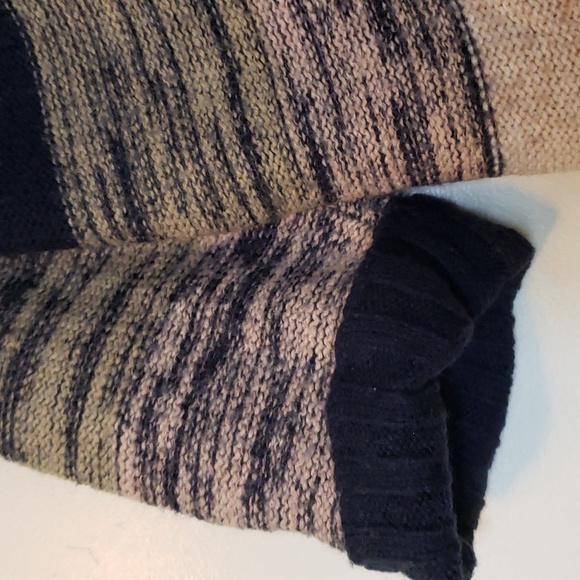 H&M - Colourblock Oversized Knit Sweater - Picture 3 of 6